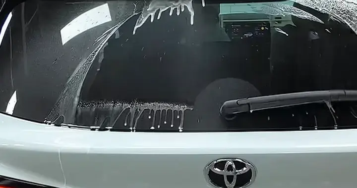丰田SUV、MPV车主快看！后雨刮隐藏喷水功能，老司机都未必知道