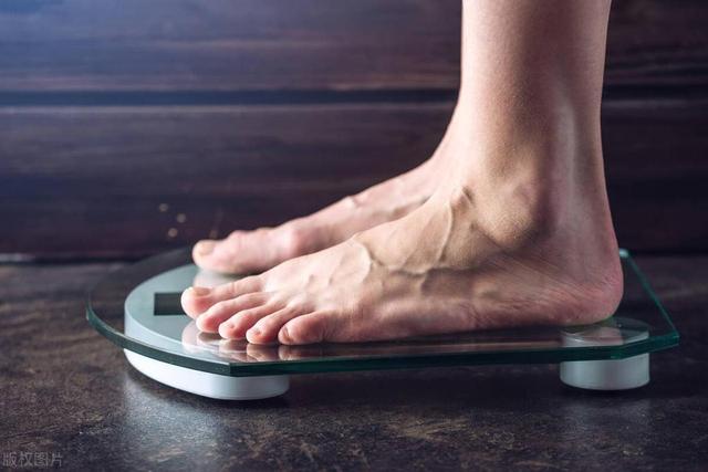 闺蜜三个月内减掉了40斤体重，她分享了4个实用指南