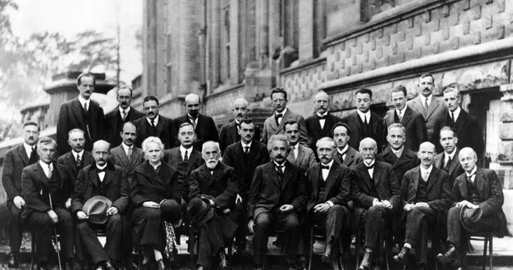 思想实验成真！量子江湖百年对决见分晓，中科大勘破波粒玄机笑傲江湖｜光锥读论文