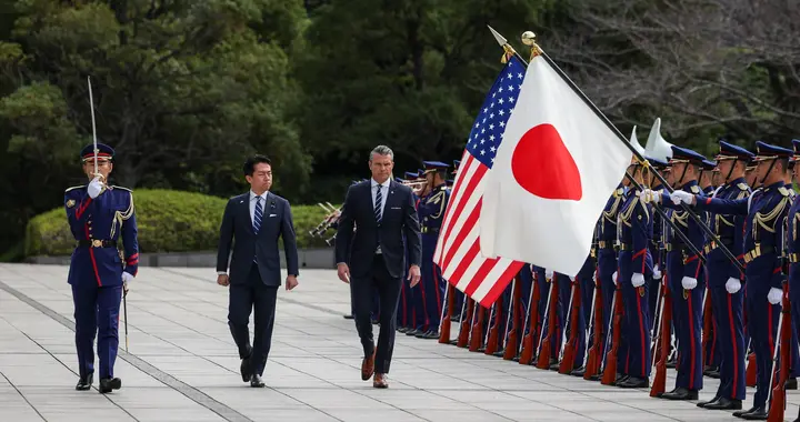 小泉急电美国防长：屁孩儿闯大祸被训斥后哭着找妈告状，有人打我