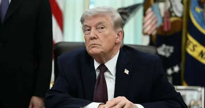 万斯要当总统了？79岁特朗普健康再引轩然大波，军队恐大规模洗牌