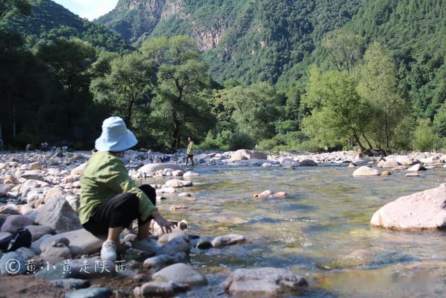 这里是陕甘交界的陇山！藏着不为人知的村落，青山连绵，溪流清澈