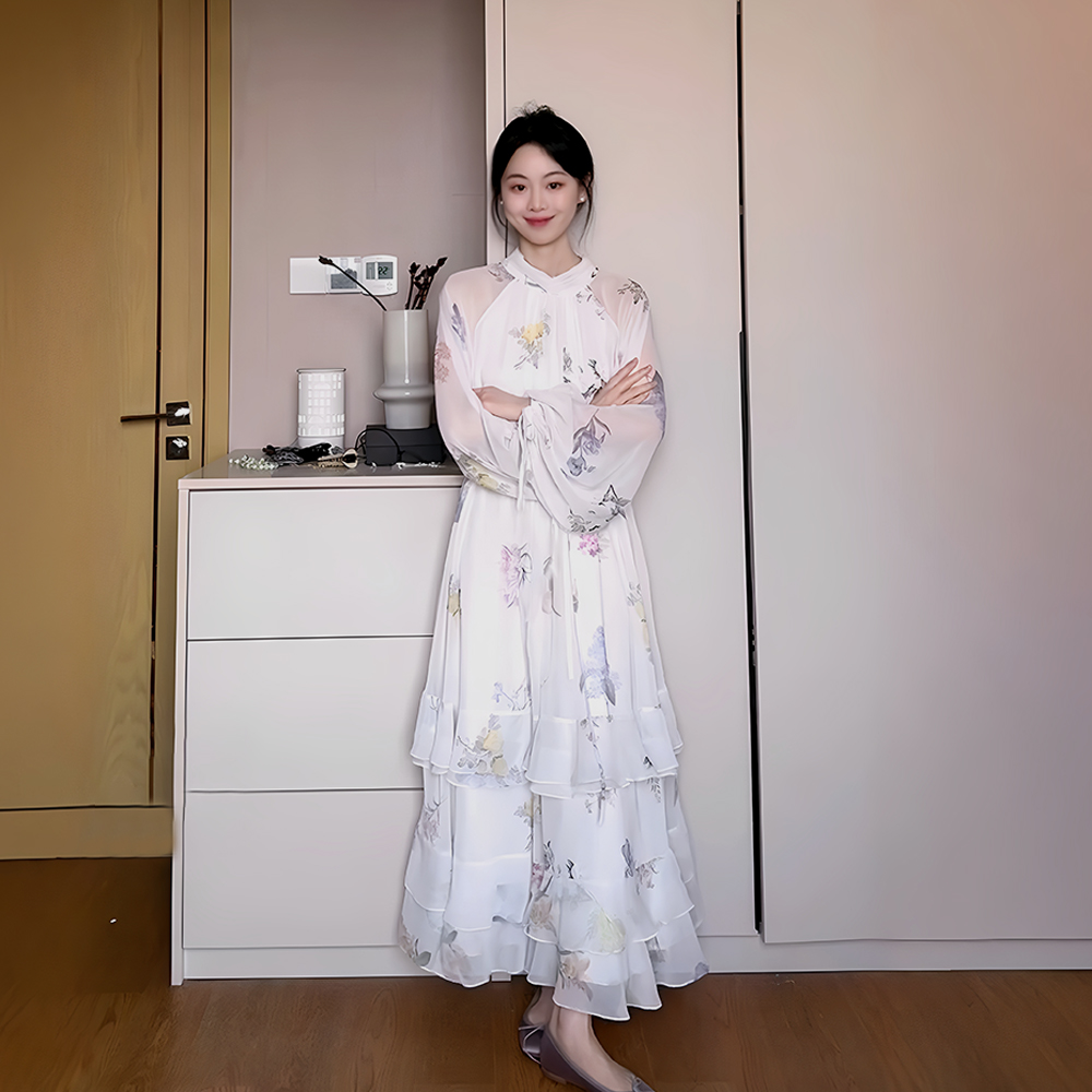 白色印花连衣裙女高级感长裙宽松显瘦裙子