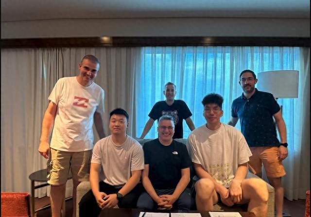 谁出去都支持？曾凡博的签约，戳穿了多少媒体人的真实水平