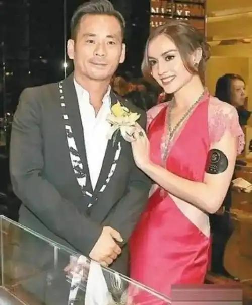 深扒“新赌王”的毁灭史，和他睡过的那些女星、嫩模