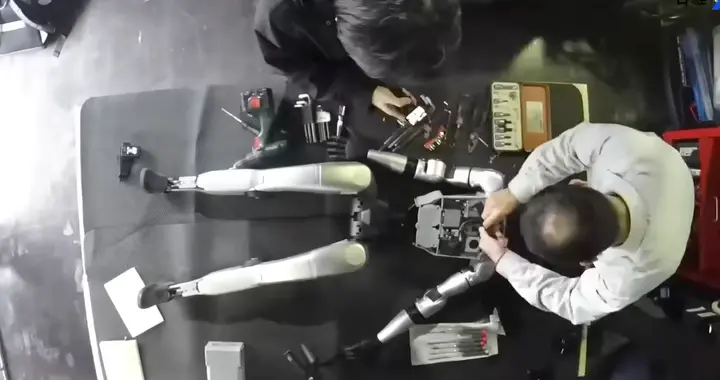 曾经的机器人霸主，拆完中国 9.9 万机器人后决定：向中国人投降！