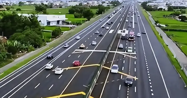 什么叫战备高速公路？可以起降战斗机、轰炸机！河南就有一条
