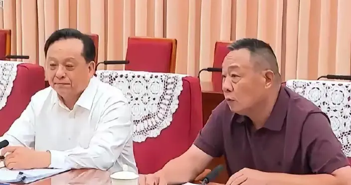 解决"大量占用公用便民资源"问题不是胖东来一家的事，要综合治理
