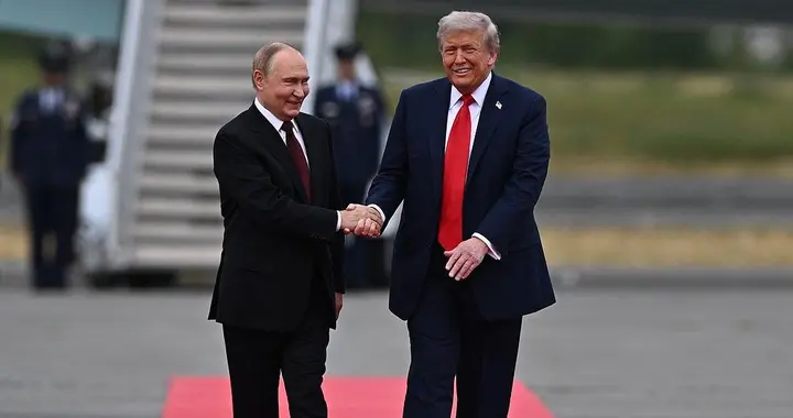 伊朗突然越打越狠，特朗普致电莫斯科，普京说出了一个停火的办法