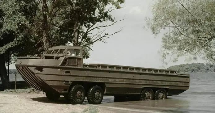 美军50年代超级鸭子！8×8两栖卡车胎死腹中，为啥没取代DUKW？