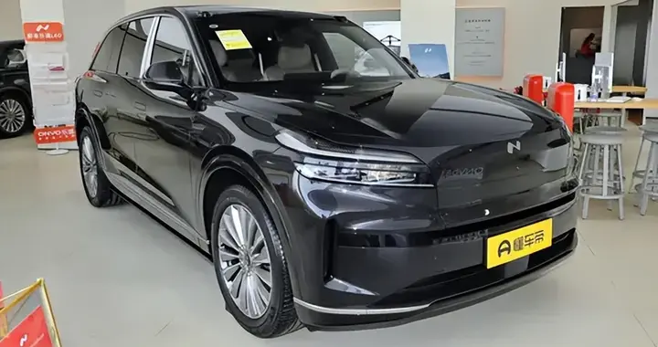 低至17.98万起！5米1大六座+3分钟补能600km+900V快充+换电
