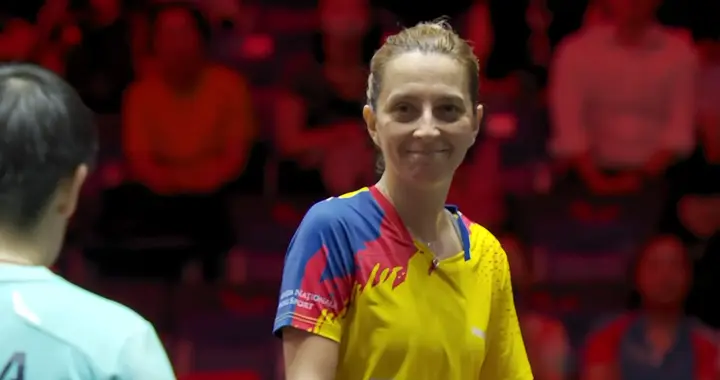 赢球赢人，孙颖莎提醒萨马拉挑战鹰眼，对手的尊重和喜爱溢于言表