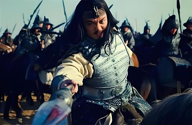 三国演义中马超不惧许褚，蔑视张飞，为何独独害怕赵云？