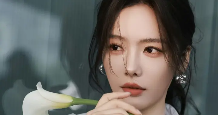 蔡文静｜颜值杀疯了！杏眼含光+高挺鼻梁，清冷甜飒切换自如