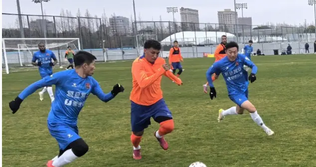 泰山双线狂飙！一线队保三争一，B队冲甲，中超新格局要来了？