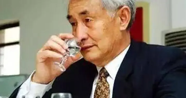 别人酿酒他养菌！上万次实验，搭上自己一辈子，季克良在死磕什么