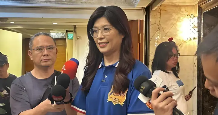 郑丽文访陆前说出九字，民进党天塌了，洪秀柱指出两岸一统之关键