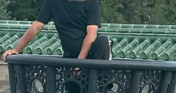爬天坛镣炉你穷你有理？我呸！商拍被拉黑活该！别拿不容易恶心人