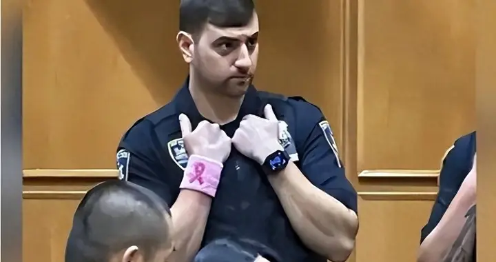 为了永留美国，在联合国大楼举牌抹黑中国的张晓宁，最终也算圆梦