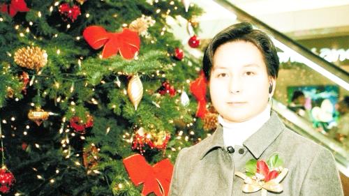 暖阳照草地：赌王二房女儿何超蕸走了， 6