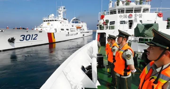 解放军罕见同步行动！四大海域同时亮剑，第一岛链军舰越聚越多