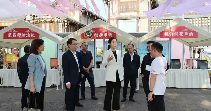 万容调研“五一”节前安全及文旅市场服务保障工作