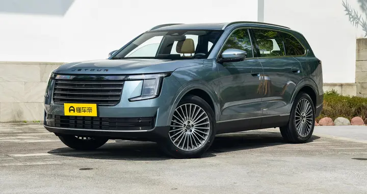 捷途X70L，轴距2820mm，配8AT+CDC，适合家用