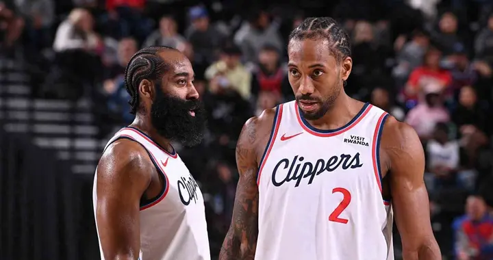 本赛季仅2队做到连续5场比赛净胜对手至少13分：雷霆、快船