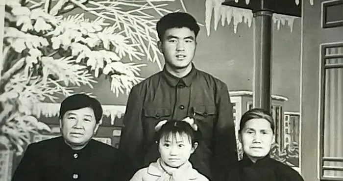 特等功臣重病住院竟是女儿身，军长惊动，毛泽东亲自接见！