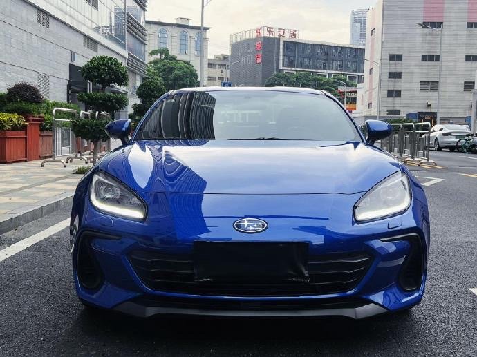 🚘斯巴鲁BRZ  外观：斯巴鲁BRZ 2.4手动版车身低矮，前部设计...