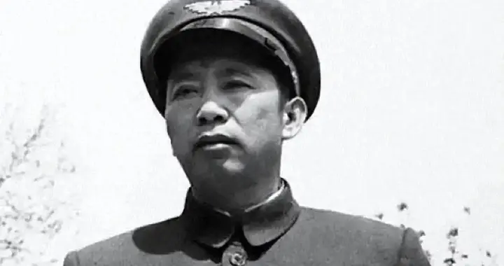 刘亚楼看谁都不顺眼，张口就骂，但他55岁早逝时，在场之人都哭了