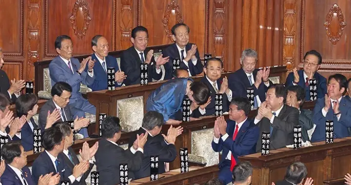 日本政坛风云突变，高市早苗临危受命