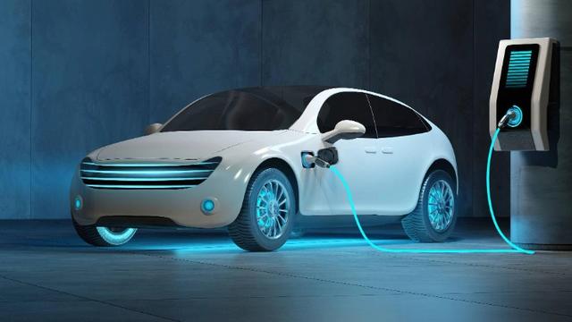 品评豪华车：答案就是很多油车都停着不开。