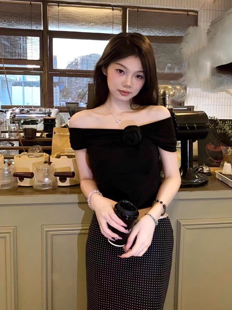 一字肩黑色低领冰丝上衣女夏短袖小个子独特