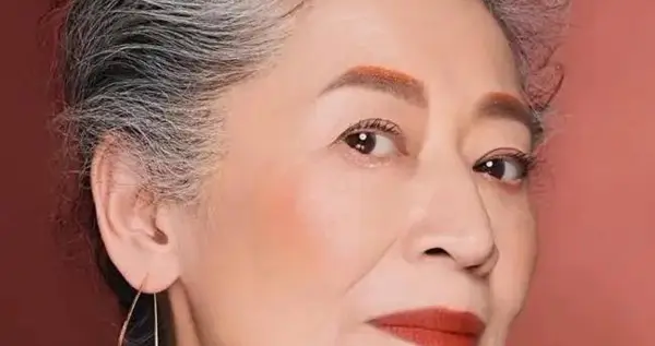 谁说只有年轻人才时髦？看这位日本奶奶的时尚经，非常值得借鉴！