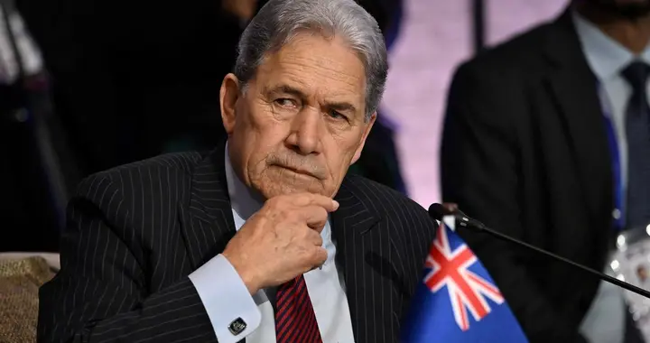 狂妄至极！新西兰外长勒令华裔议员“滚回国”，态度强硬拒不道歉