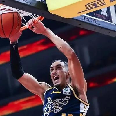 萧乐叨体育：只有双外援的广东宏远，越打越