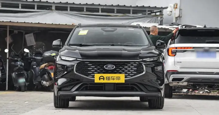 蒙迪欧2.0T E混动运动版：3.6L油耗+5.45秒加速，开着爽又安心