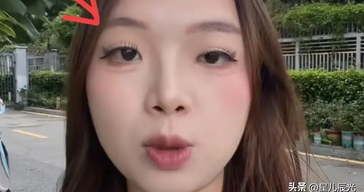 谢浩男做善事被猛夸 大妹新拿驾照开车 她的化妆被吐槽