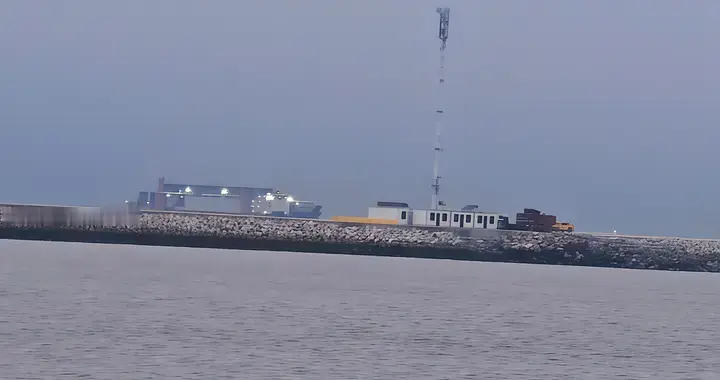 实拍横沙造岛！工程船密密麻麻，新信号塔已上岗，长江口再造新城