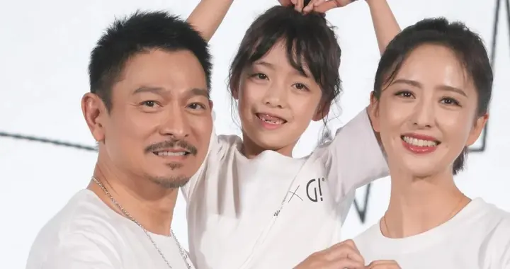 谁懂啊！华仔带娃上太空，这“科幻家庭”组合直接封神了！