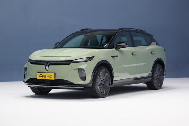 轴距超3米，续航730km，车长近5.3m，这款岚图车型值得一看