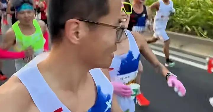 大正被厦门马拉松组委会通报批评！比赛多次递水违规 周昊成绩作废