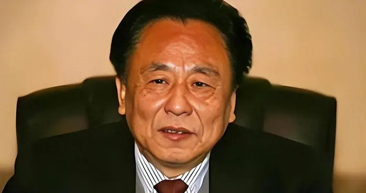 10情妇11私生子！百亿富豪倪福林，从劳模变逃犯有多疯？