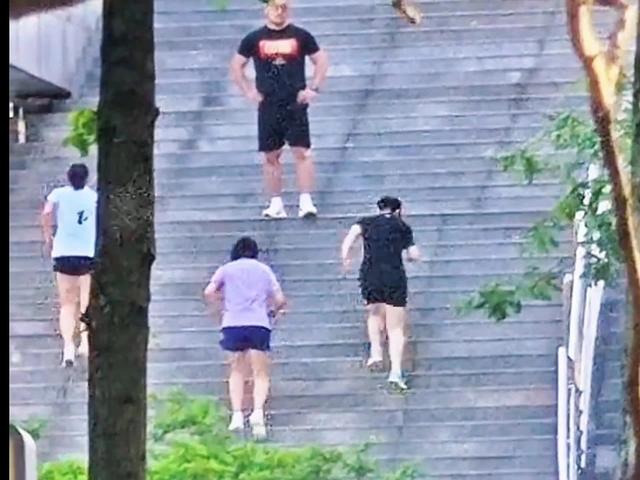 国乒新情报：5月2日，莎莎蒯曼练体能，友点甜同步，全员冲刺首轮
