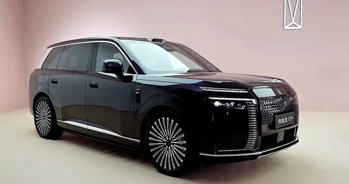 国产又一大6座SUV，阿维塔T09亮相，车长5285mm，纯电续航400km