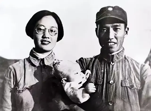 左权牺牲后，彭老总推荐两人接任前指参谋长，为何均被毛主席拒绝