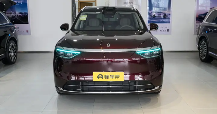 智驾是最大底牌，问界 M8，36‑45 万全尺寸六座家用 SUV 全面解析