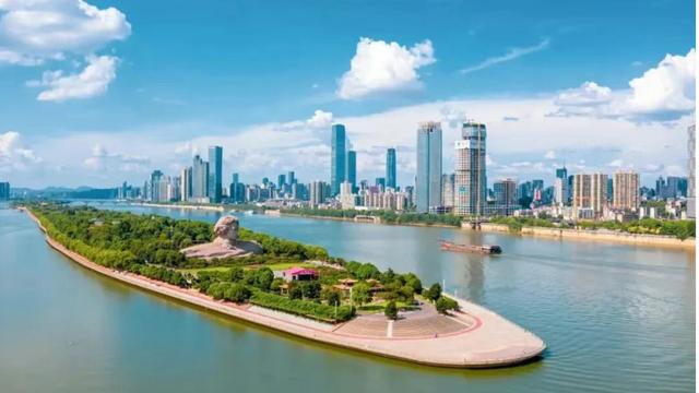 五十也快乐：长沙楼市回暖，但这两类房子正