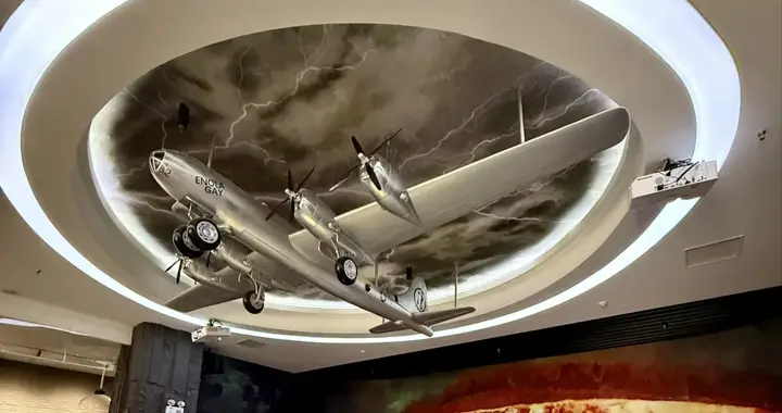 中国第一个被飞机轰炸的城市，居然是青岛！